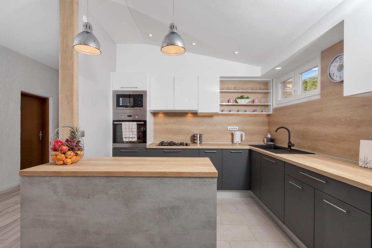 Apartments Rose Baška Voda Екстериор снимка