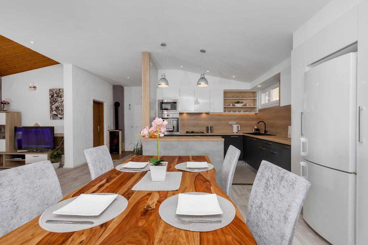 Apartments Rose Baška Voda Екстериор снимка